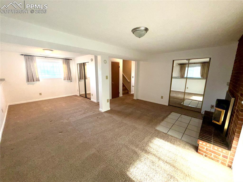 Image 26 of 41: Living Room