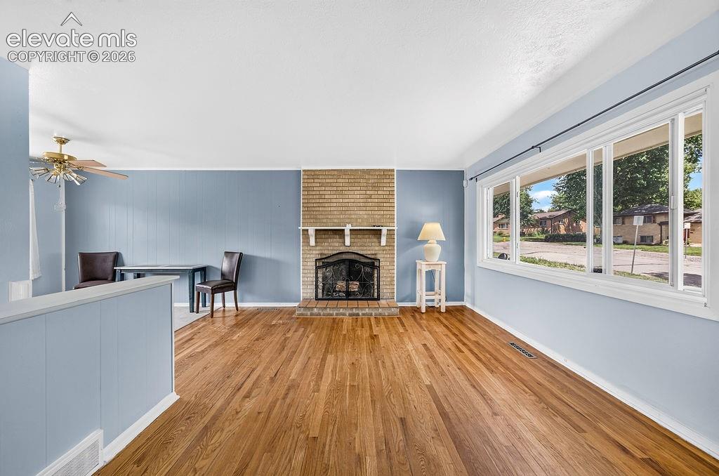 Image 6 of 49: Living Room