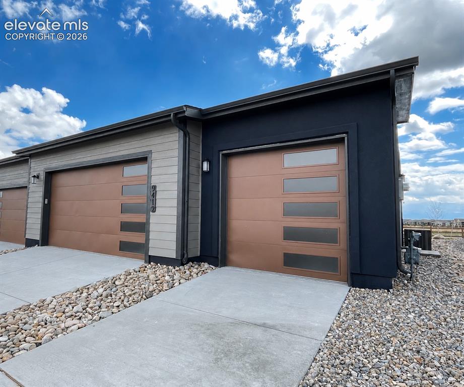 Image 2 of 43: True 3-car garage (not tandem)