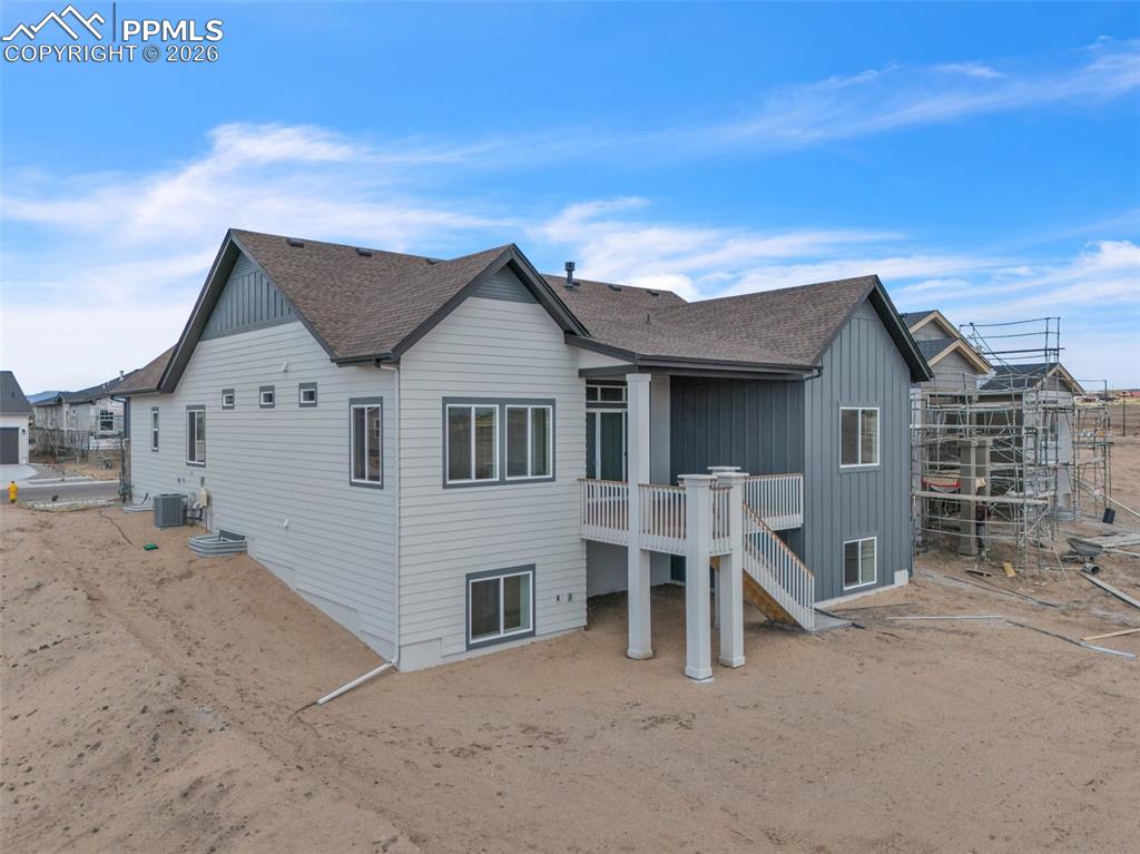 Image 6 of 13: Back of Structure