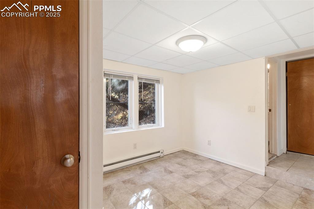 Image 10 of 27: Bedroom