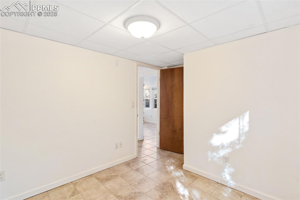 Image 9 of 27: Bedroom