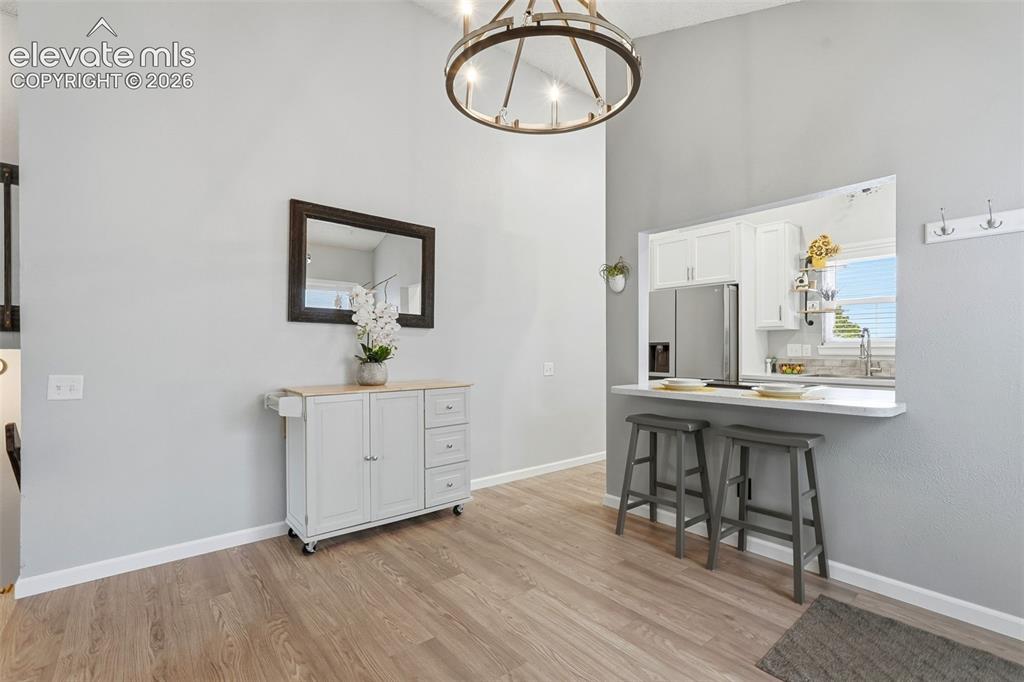 Image 9 of 45: Dining Area