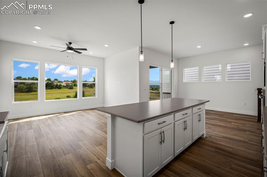 Image 14 of 39: Kitchen