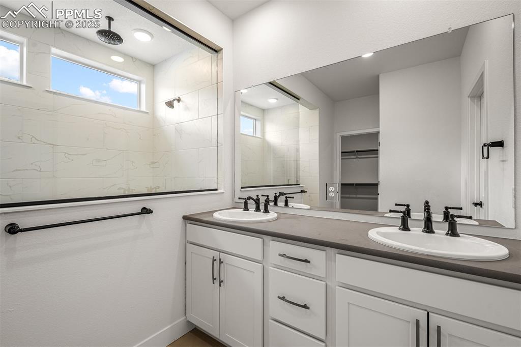 Image 22 of 39: Master Bathroom