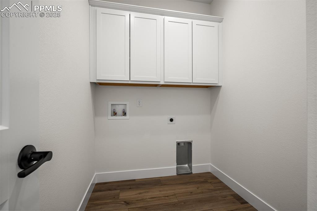 Image 28 of 39: Laundry