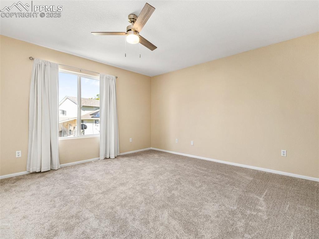 Image 17 of 37: Bathroom