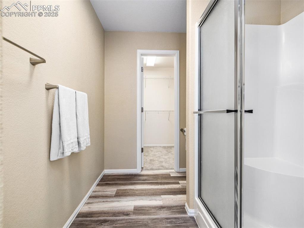 Image 20 of 37: Bathroom