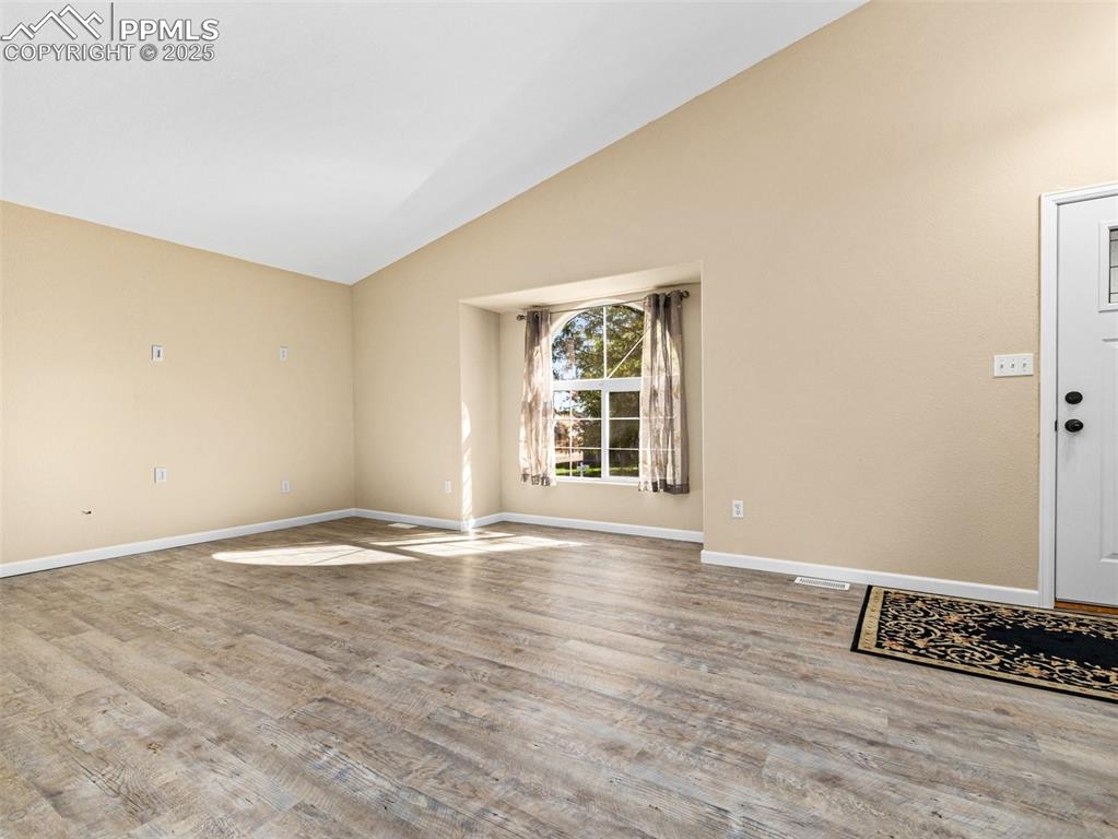 Image 4 of 37: Living Room