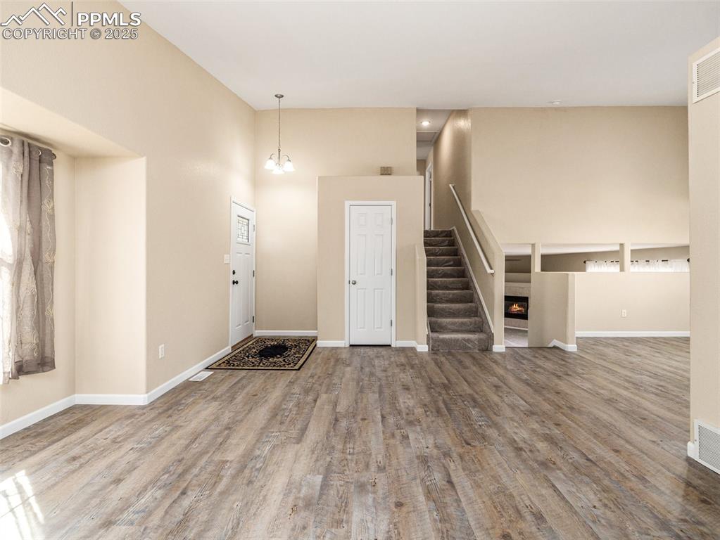 Image 5 of 37: Entry