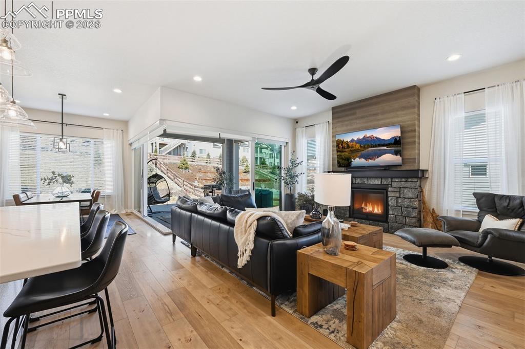 Image 10 of 46: Spacious floor plan