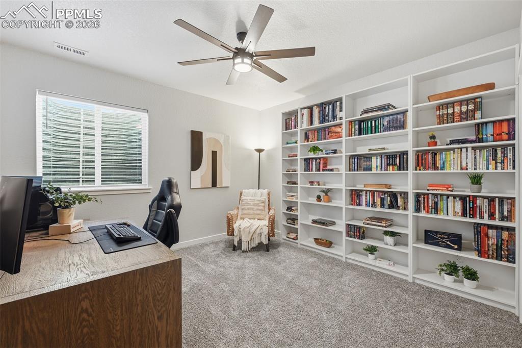 Image 39 of 46: Bedroom 4 perfect for an office if you need one!