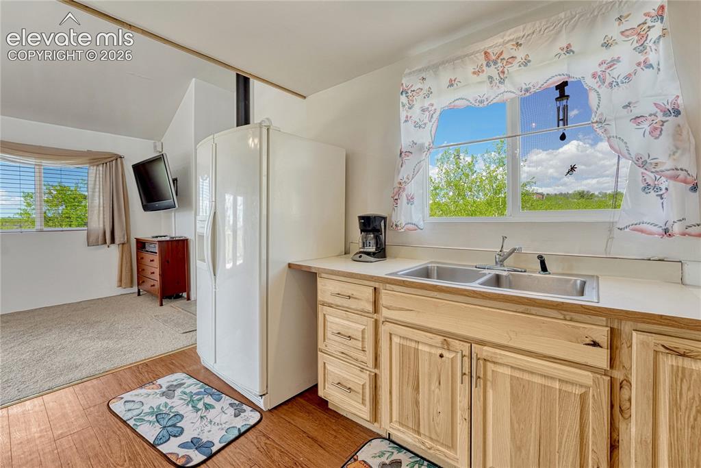 Image 11 of 50: Kitchen
