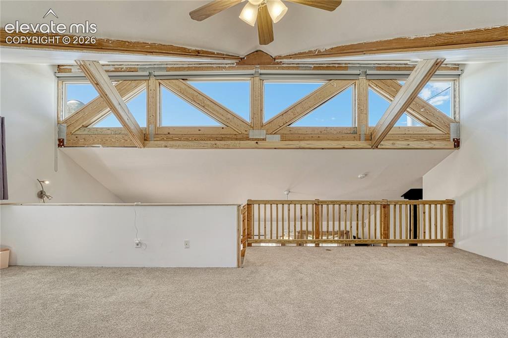 Image 19 of 50: Loft