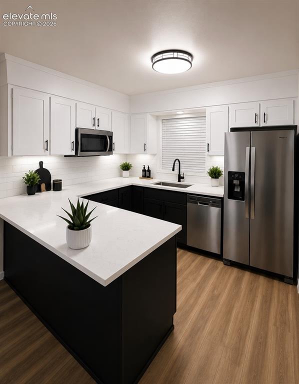 Image 3 of 10: Kitchen