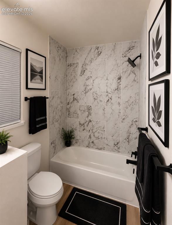 Image 5 of 10: Bathroom