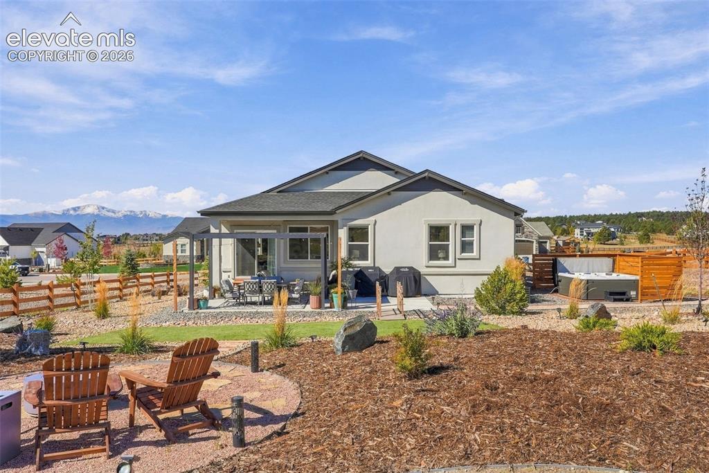 Image 2 of 49: Proof that you really can have the newer home AND the acreage.