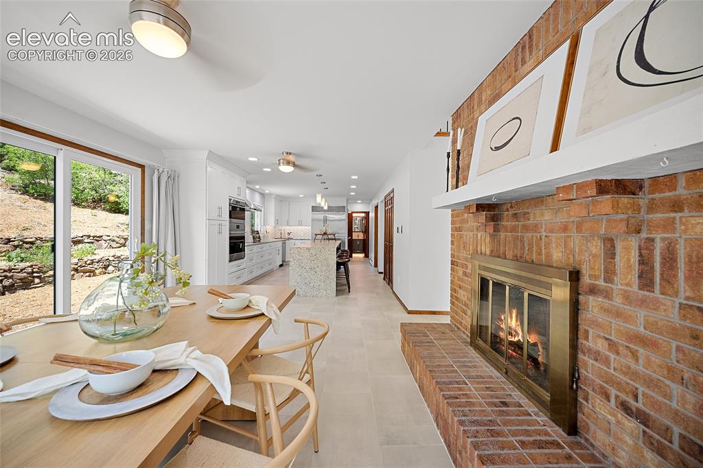 Image 14 of 41: Dining Area
