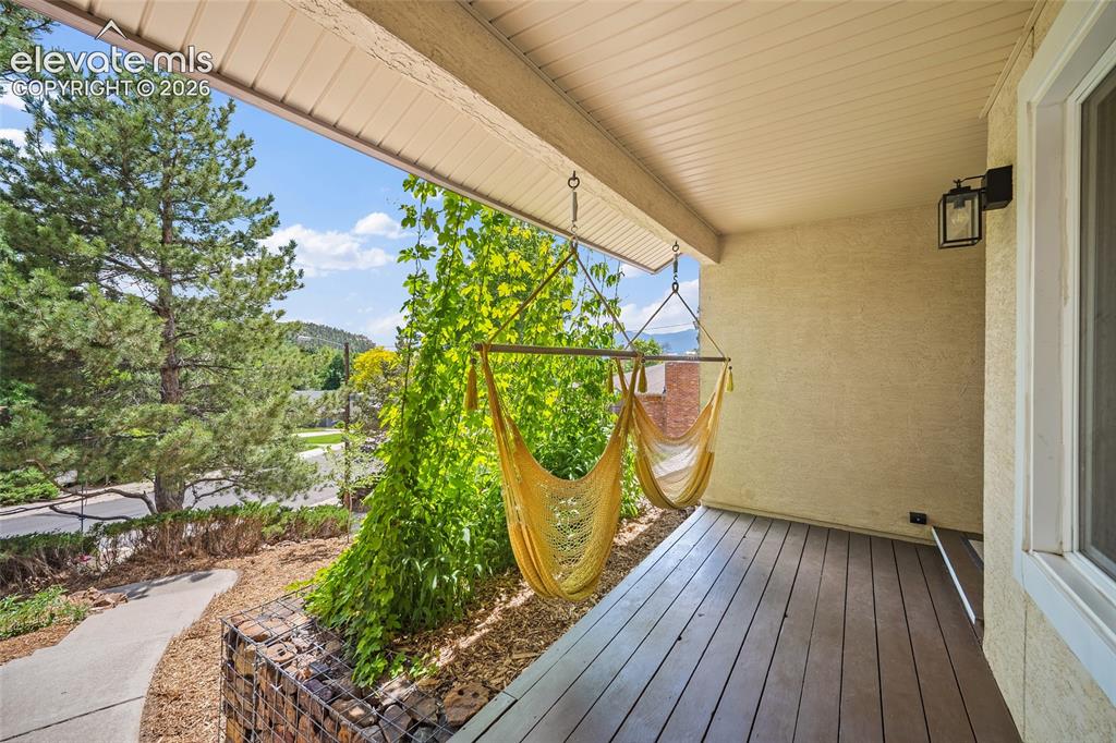 Image 9 of 41: Deck