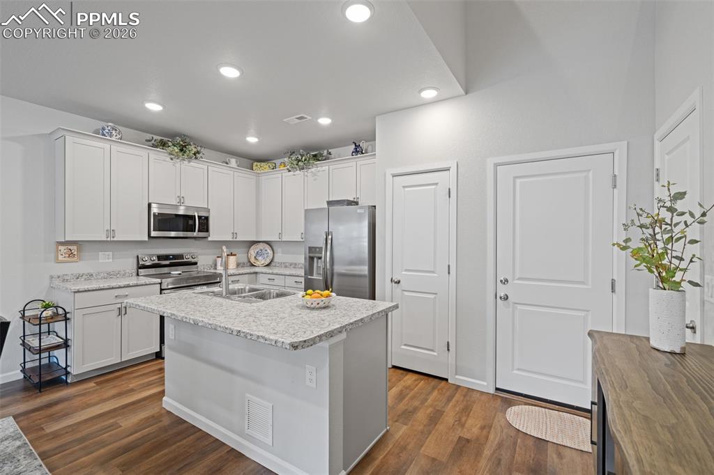 Image 11 of 34: Kitchen