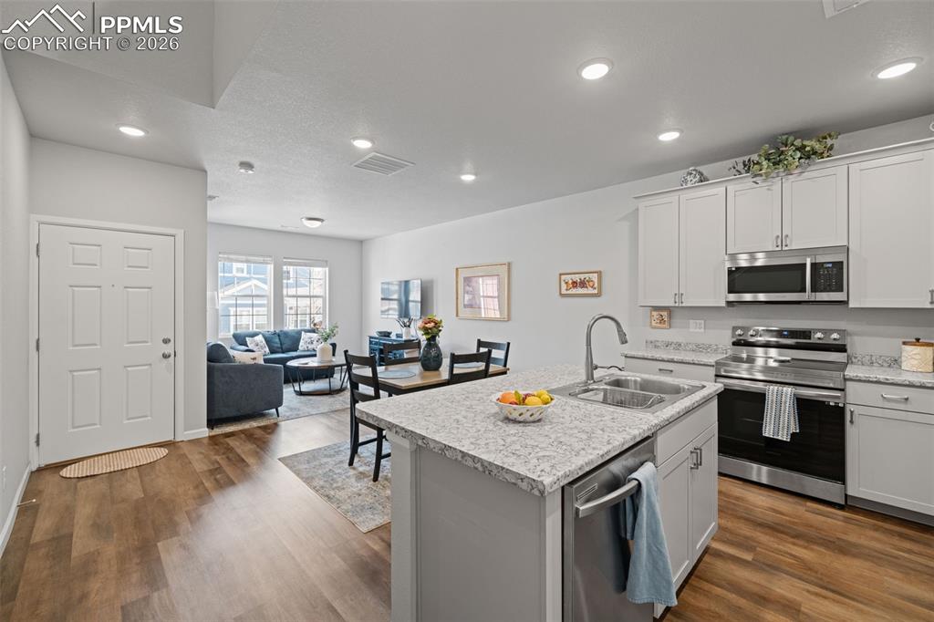 Image 13 of 34: Kitchen