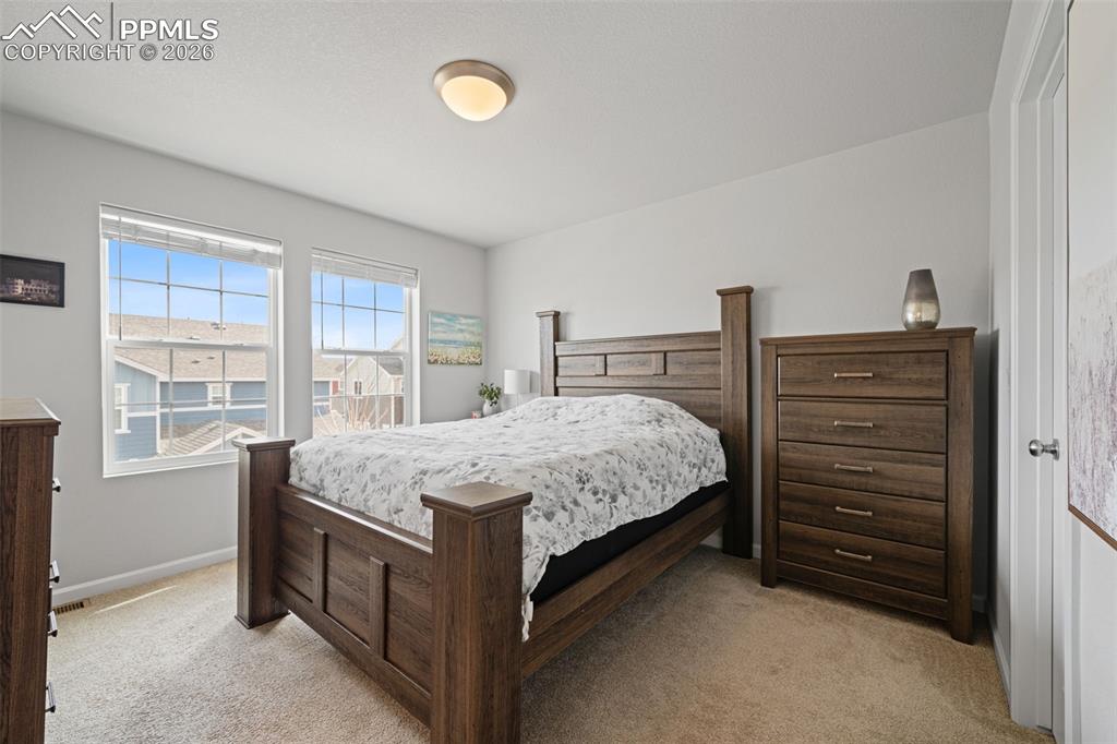 Image 14 of 34: Bedroom