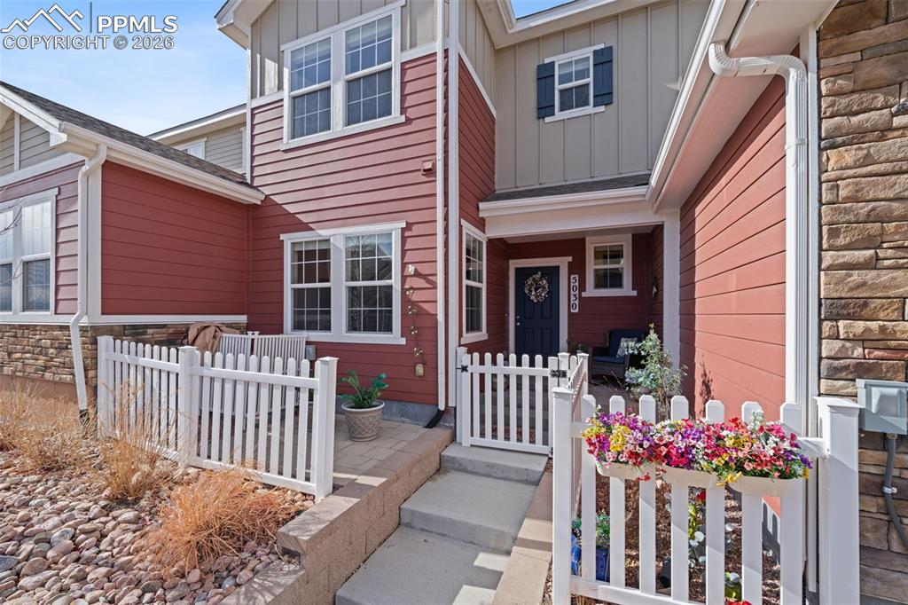 Image 2 of 34: Entry