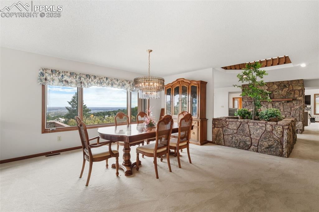 Image 13 of 48: Dining Area