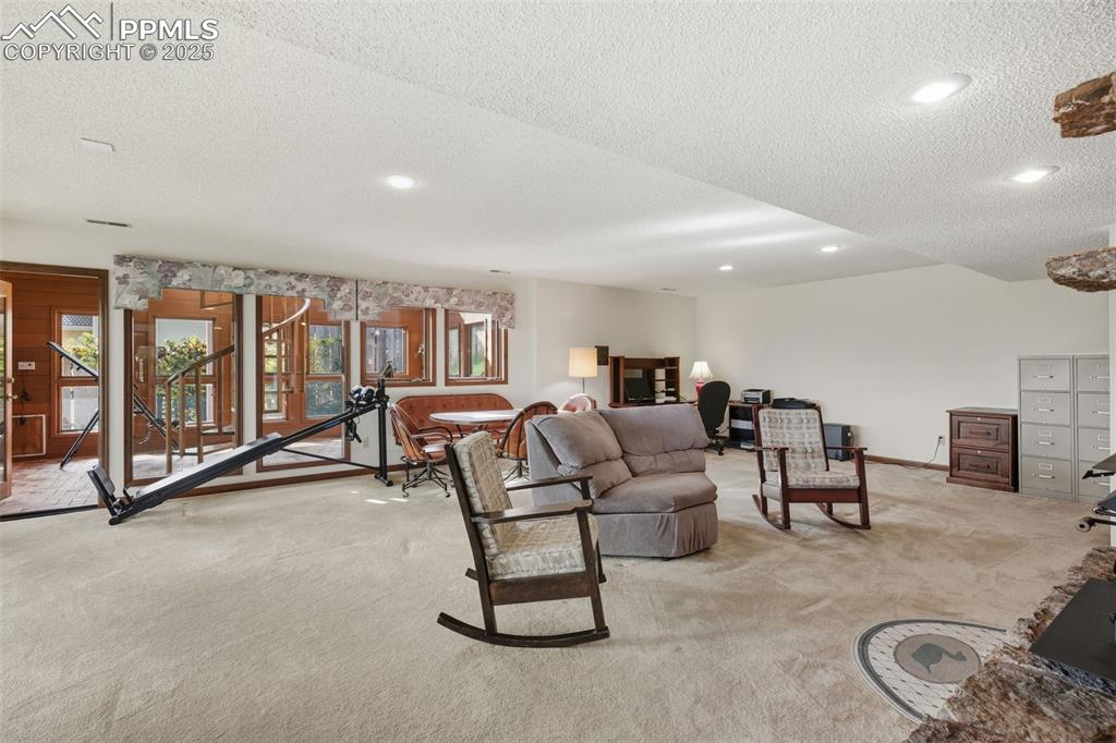 Image 23 of 48: Living Room