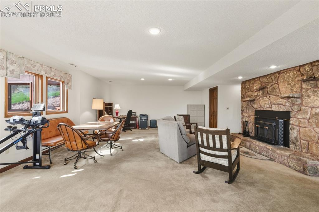 Image 24 of 48: Living Room