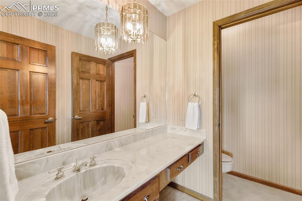 Image 26 of 48: Bathroom