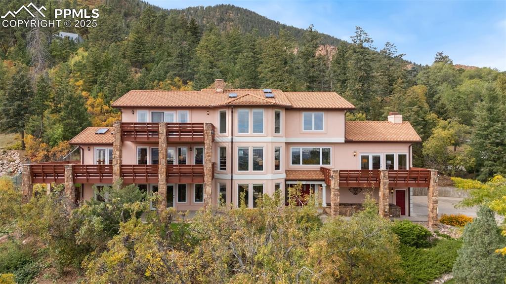 Image 8 of 48: Back of Structure