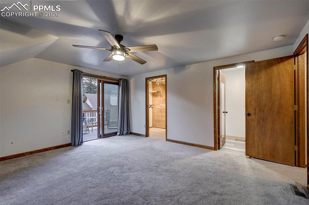 Image 37 of 50: Bedroom