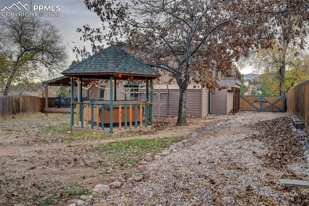 Image 50 of 50: Yard