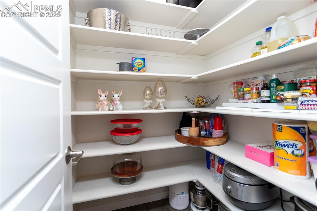 Image 22 of 50: Pantry