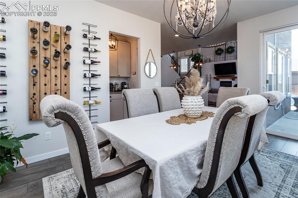 Image 24 of 50: Dining Area