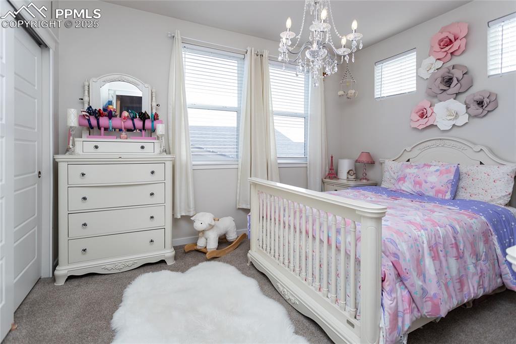 Image 39 of 50: Bedroom