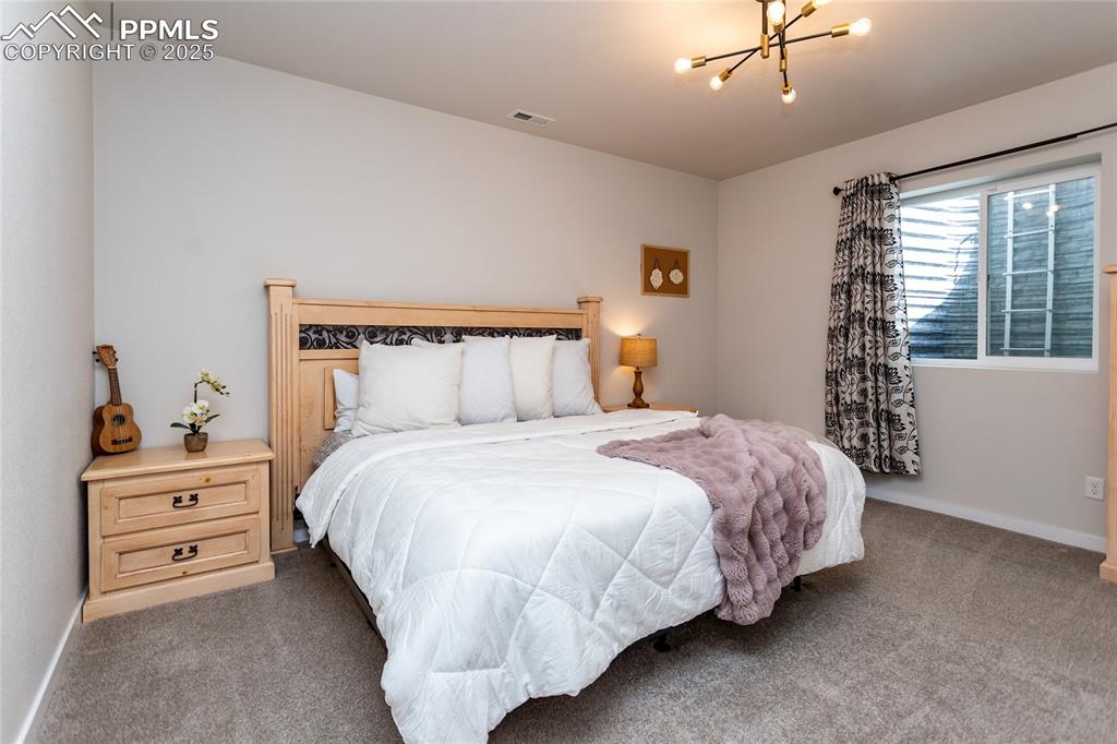 Image 40 of 50: Bedroom