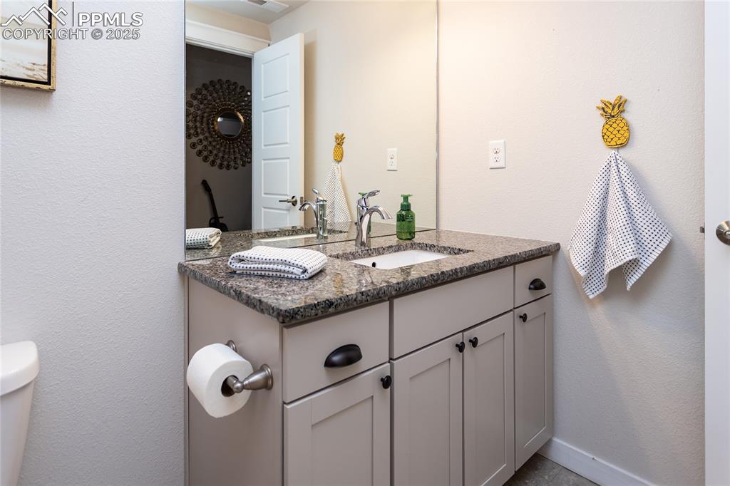 Image 43 of 50: Bathroom