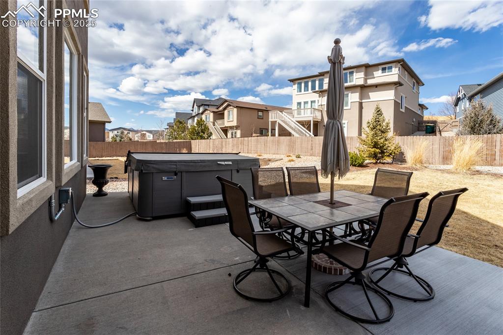 Image 47 of 50: Patio