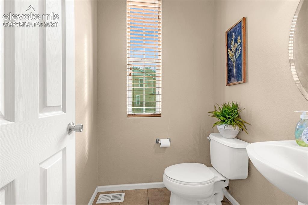 Image 11 of 26: Bathroom