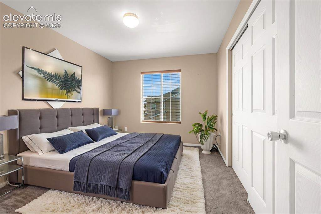 Image 15 of 26: Bedroom