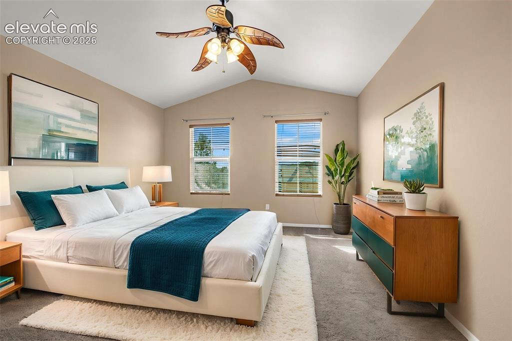 Image 16 of 26: Bedroom