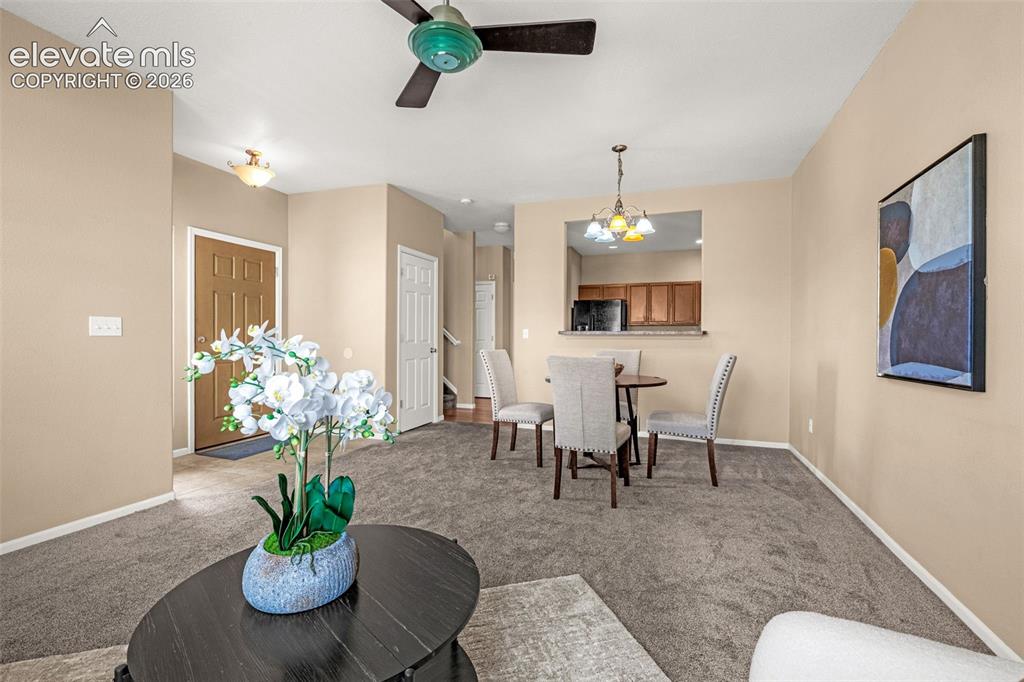 Image 5 of 26: Dining Area
