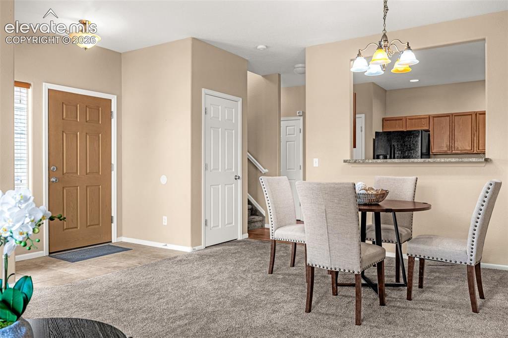 Image 7 of 26: Dining Area