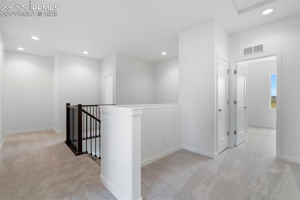 Image 17 of 37: Loft