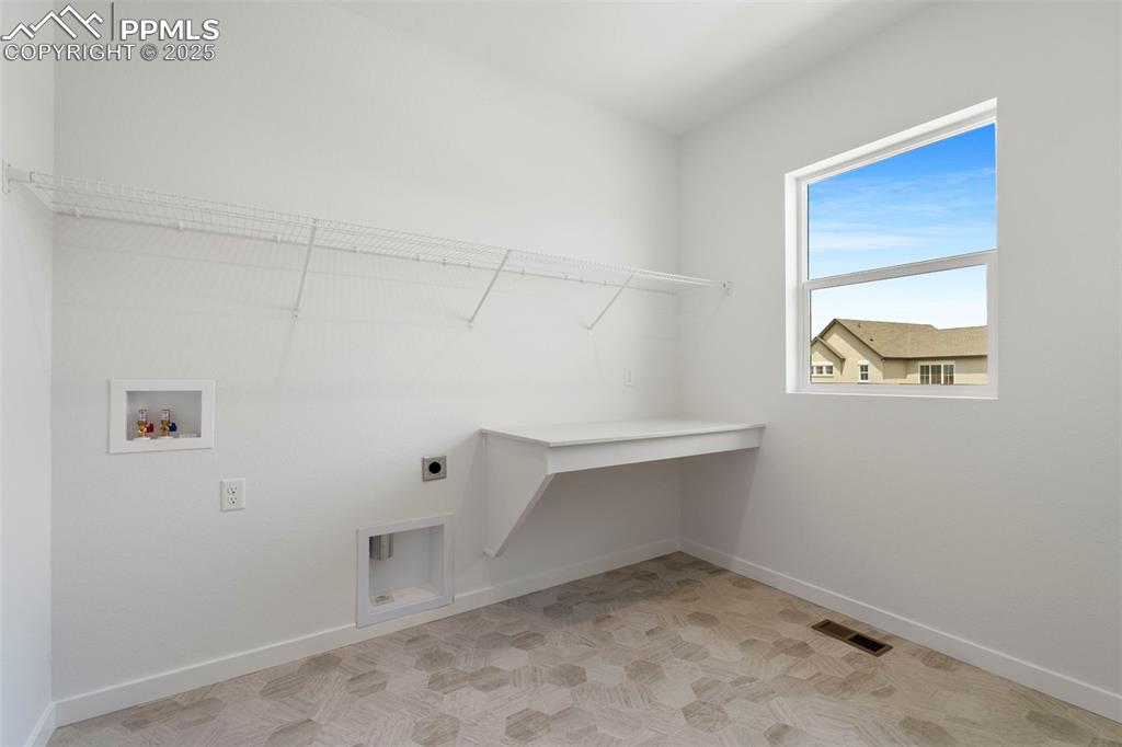 Image 32 of 37: Laundry