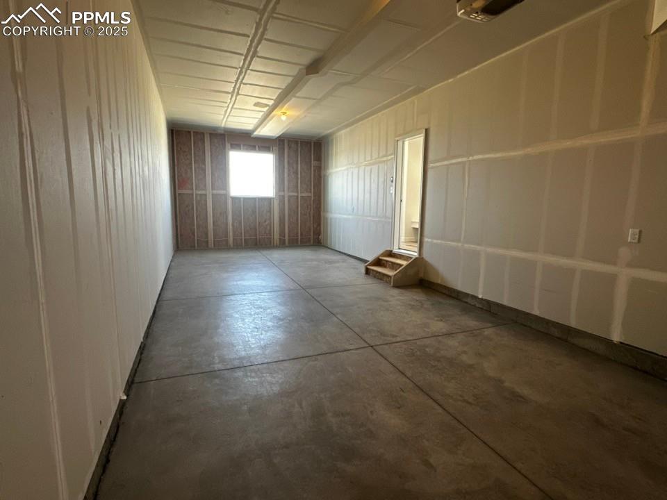 Image 33 of 37: 2 car Tandem