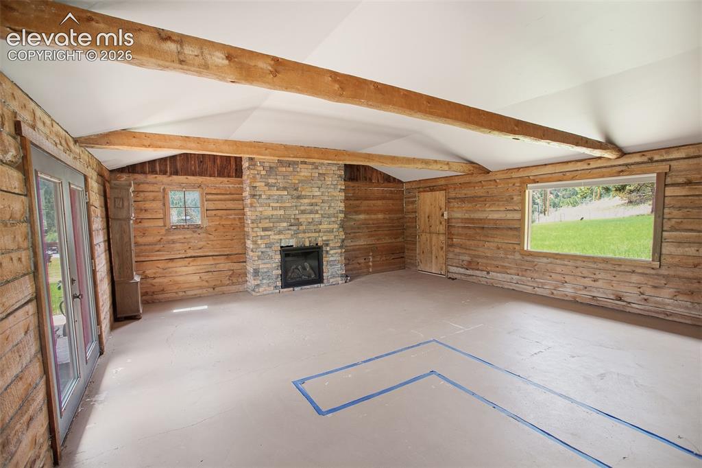 Image 6 of 10: Cabin + Storage 1