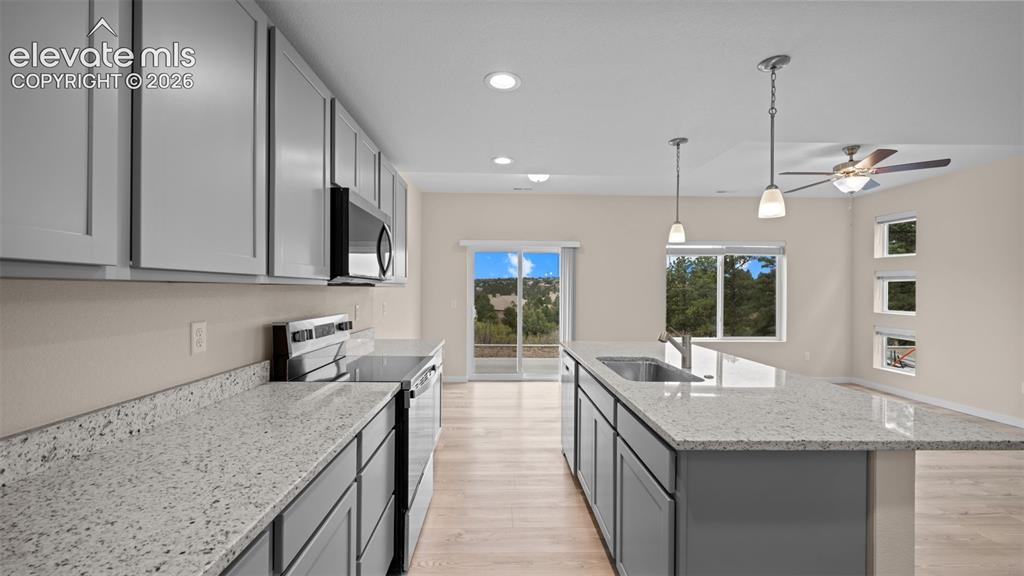 Image 3 of 22: Kitchen